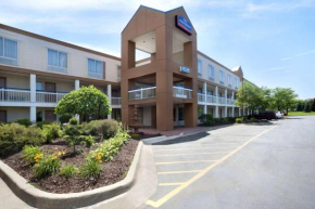 Отель Howard Johnson by Wyndham Romulus Detroit Metro Airport  Ромалас